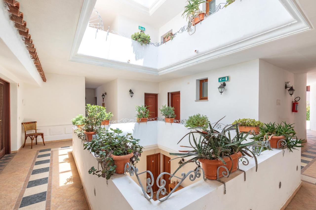 Hotel Bonsai San Teodoro  Esterno foto