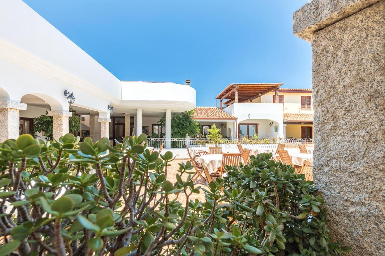 Hotel Bonsai San Teodoro  Esterno foto