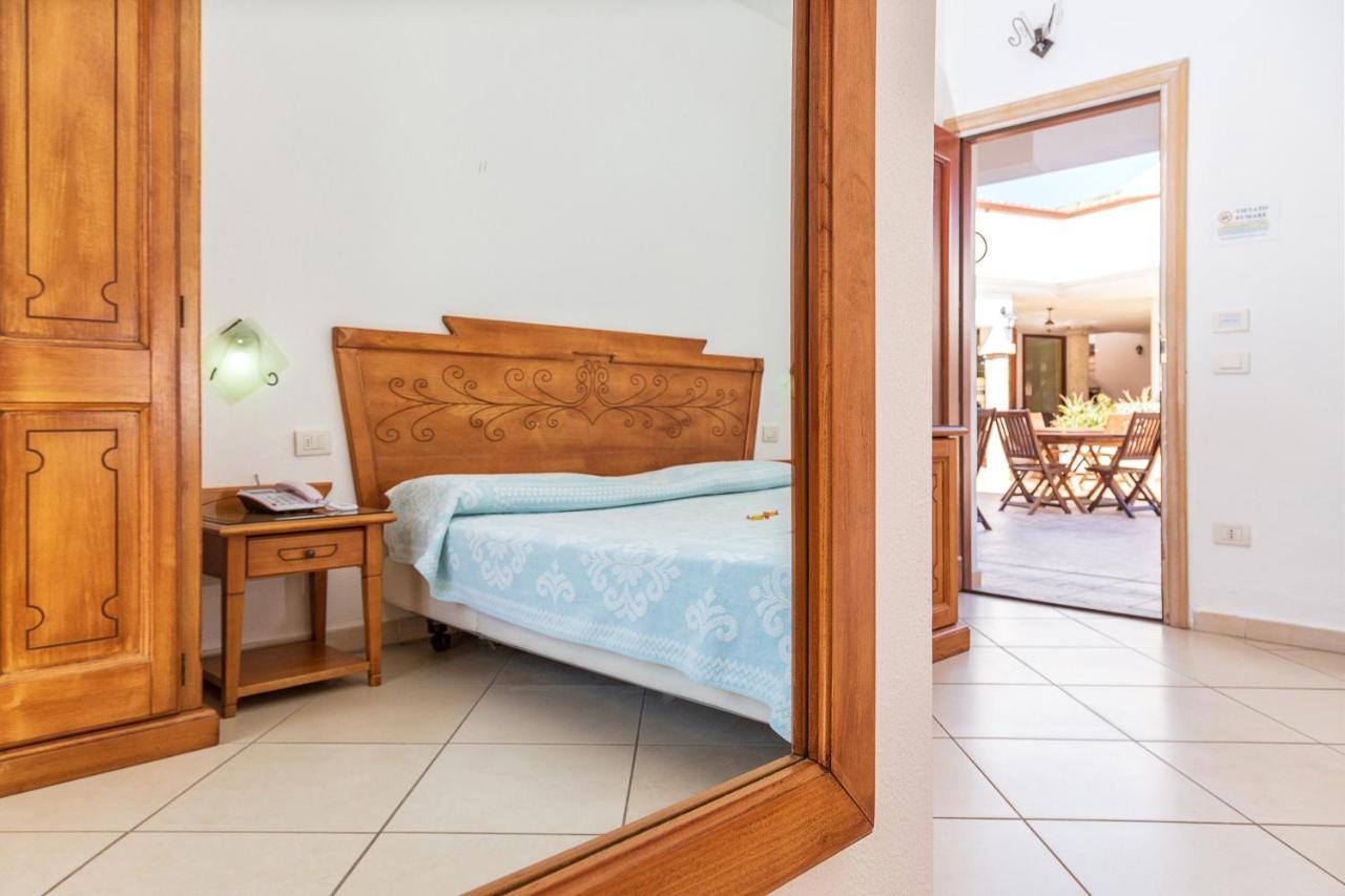 Hotel Bonsai San Teodoro  Esterno foto