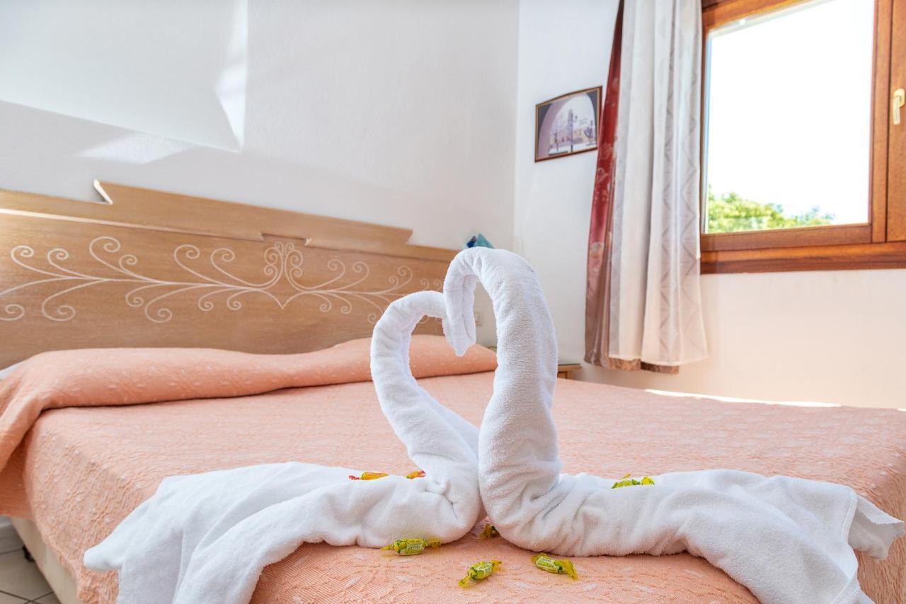 Hotel Bonsai San Teodoro  Esterno foto